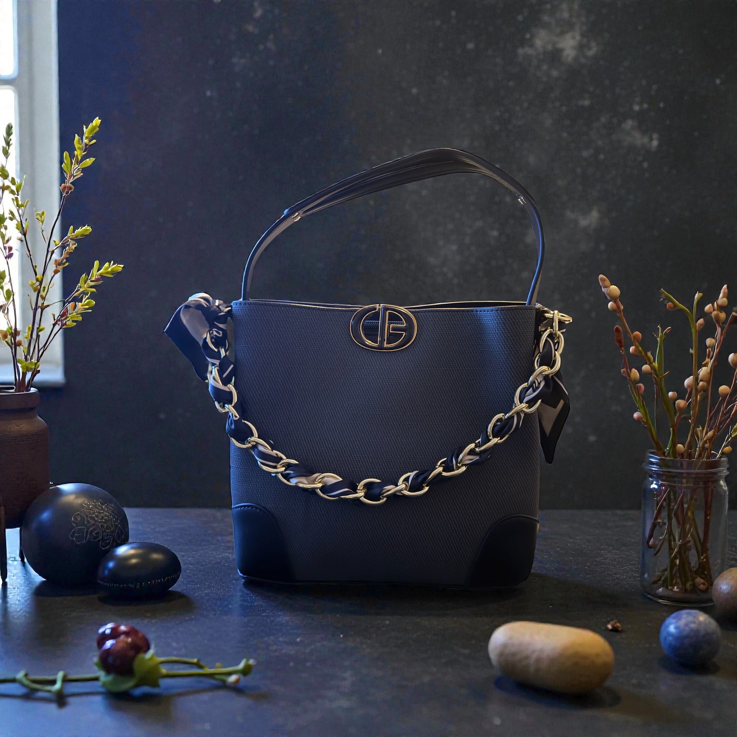 Sac Élégance Noir – Chaîne Dorée & Finition Luxe